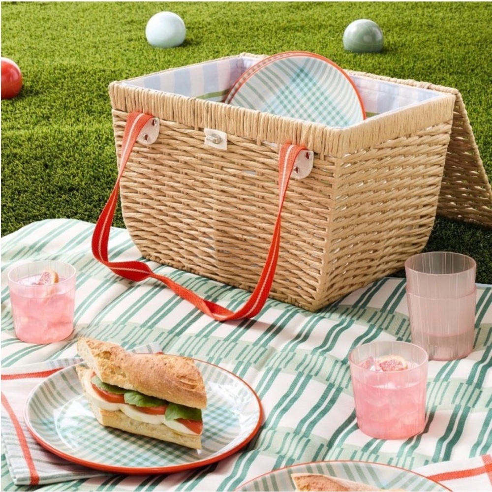 NWT Hearth & Hand Woven Picnic Basket with Red Orange Straps - Picture 3 of 10